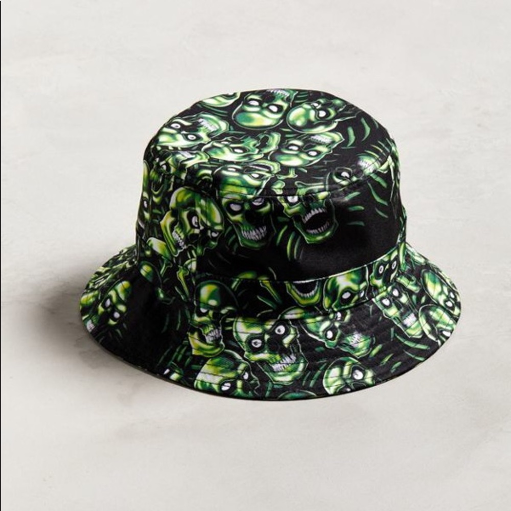 SKULLS BUCKET HAT 💀